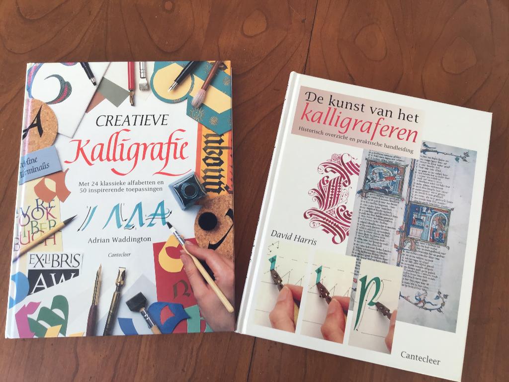 2 kalligrafie boeken, o.a. 24 alfabetten en praktische info, Adrian Waddington, Ophalen of Verzenden, Zo goed als nieuw, Overige onderwerpen