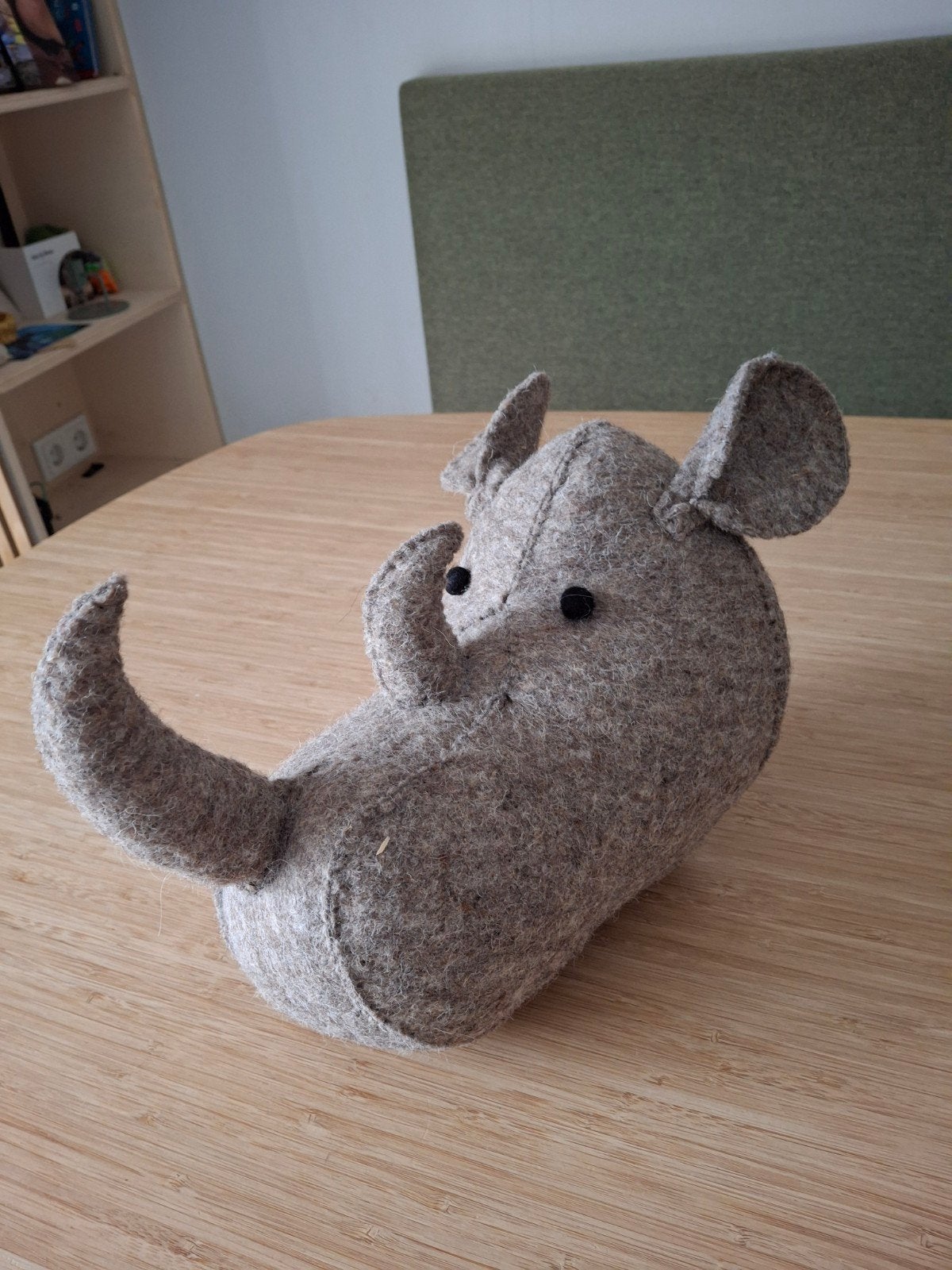 Leuke neushoorn hoofd voor op een baby/kinderkamer, Ophalen of Verzenden, Overige typen