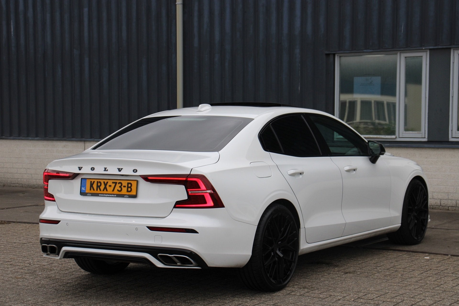 Volvo S60 2.0 T8 AWD R-Design Pano Memory Harman&Kardon BTW, Auto's, Automaat, Dealer onderhouden, Gebruikt, Zwart