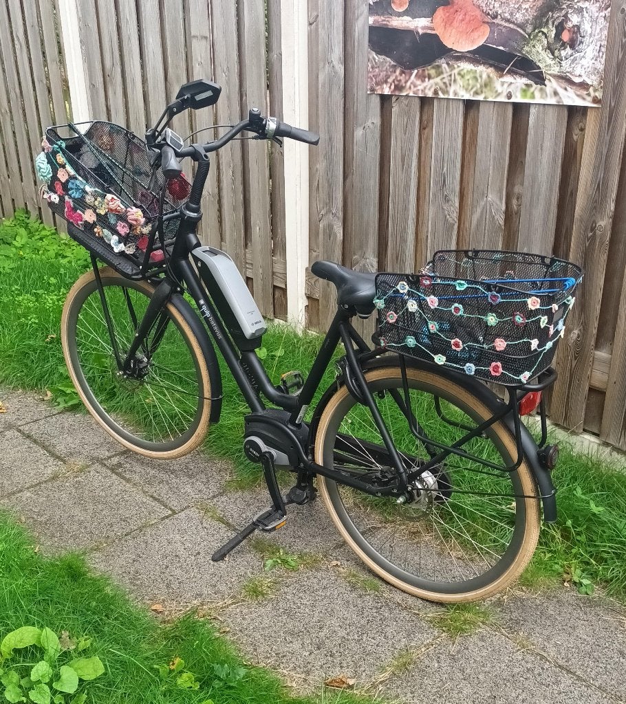 Foto 2 van Cortina E-U4 Transport elektrische fiets met manden