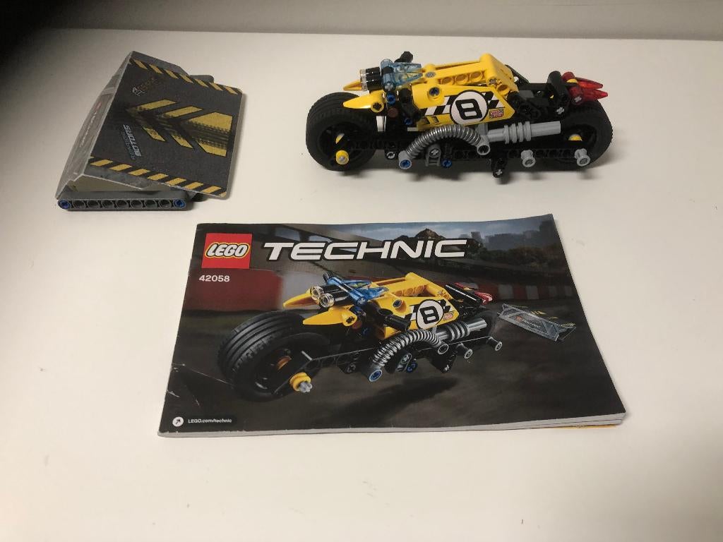 LEGO Technics 42058 stuntmotor met ramp compleet, Lego, Ophalen of Verzenden, Zo goed als nieuw, Technic