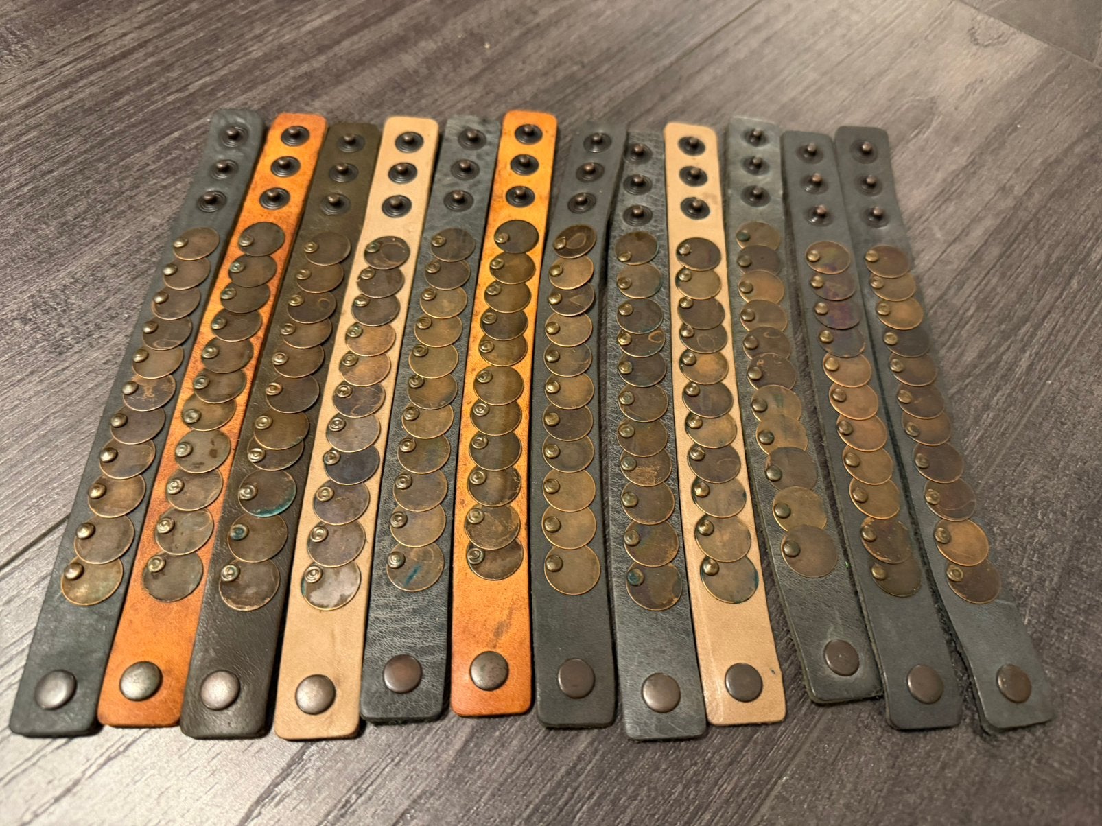 Partij 12 stuks echt leren armbanden stoer A23/6, Ophalen of Verzenden, Nieuw