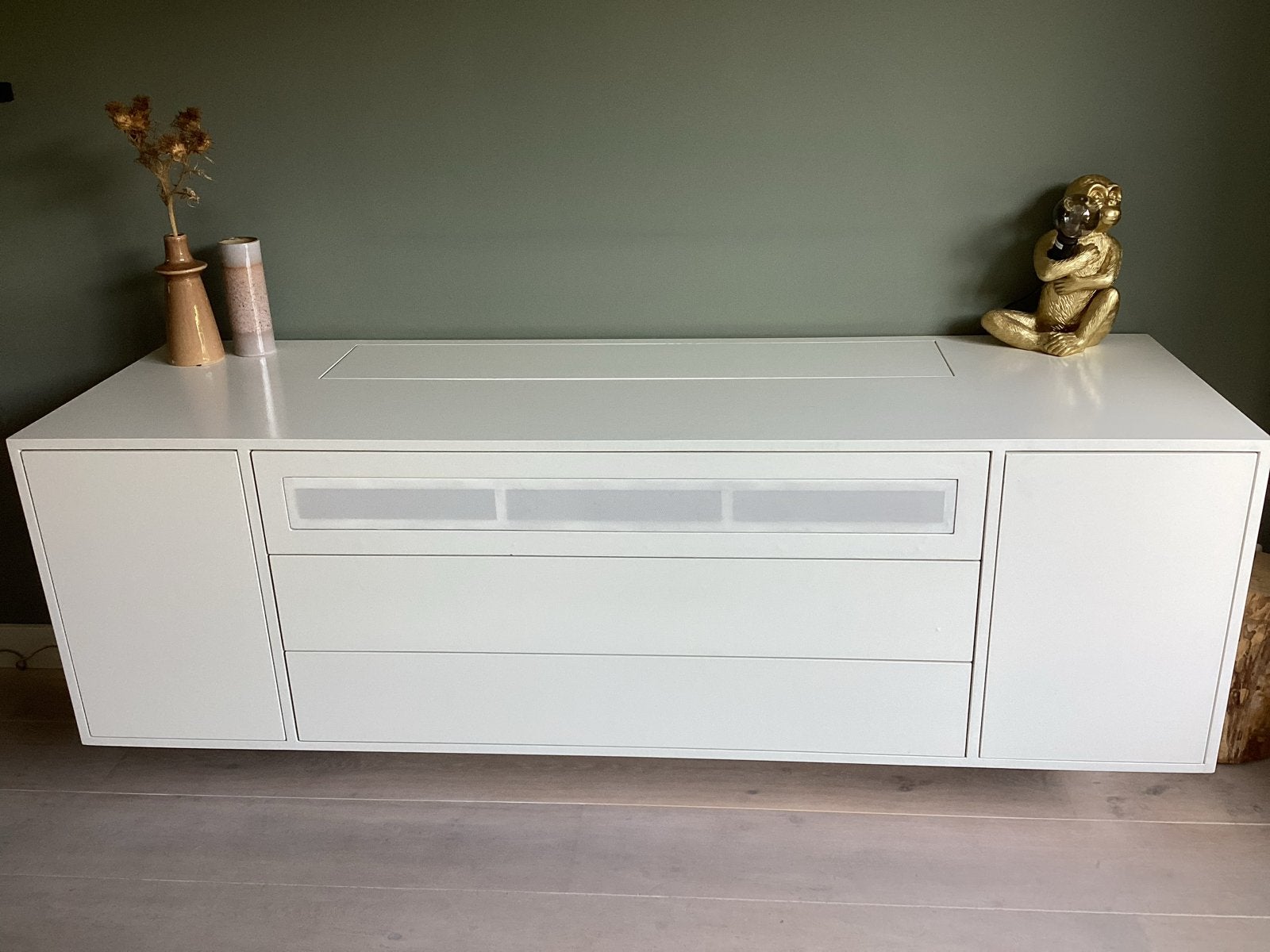 Modern TV meubel met ingebouwde tv lift, Ophalen, Overige materialen, 150 tot 200 cm, Zo goed als nieuw