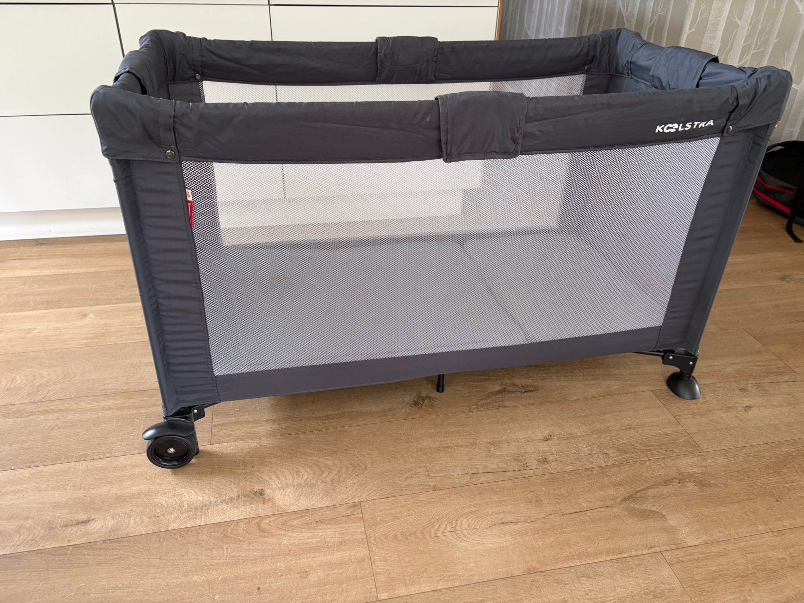 Koelstra campingbedje met matrasje, Ophalen, Gebruikt, Reisbedje