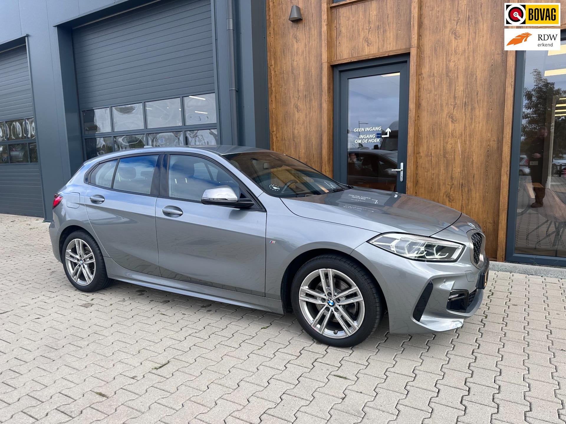BMW 1-serie 118i Business M-Sport Edition Plus, Auto's, BMW, 136 pk, Gebruikt, Leder en Stof, Bedrijf