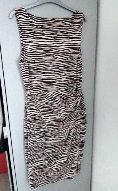 Zebraprint mouwloos jurkje Mevrouw Jansen maat 42, Kleding | Dames, Zwart, Maat 42/44 (L), Ophalen of Verzenden, Zo goed als nieuw