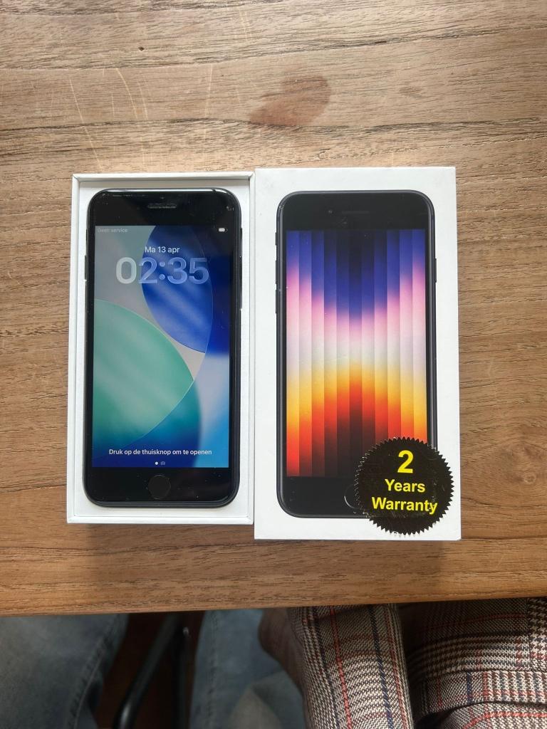Apple iPhone SE 2022 64GB Midnight, Telecommunicatie, Mobiele telefoons | Apple iPhone, Zwart, Ophalen of Verzenden, Zo goed als nieuw