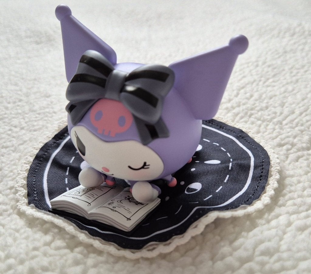 Miniso Kuromi witch book blind box figure, Ophalen, Zo goed als nieuw