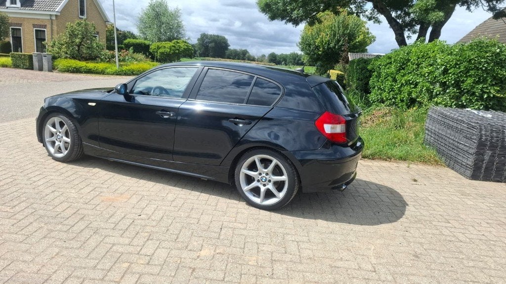 BMW 116i | APK tot 05-2027 | Benzine, 1-Serie, 1596 cc, Zwart, 4 cilinders