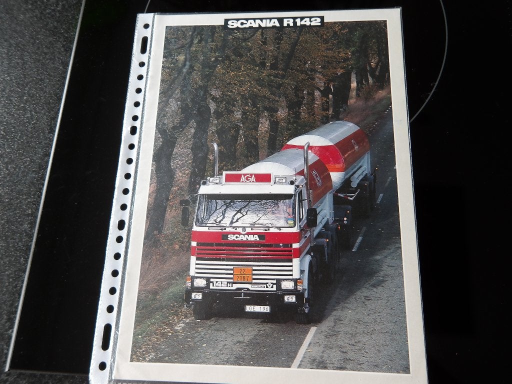 Scania R142 Vrachtwagen Folder - Uniek Verzamelobject, Onbekend, Algemeen, Ophalen of Verzenden, Zo goed als nieuw