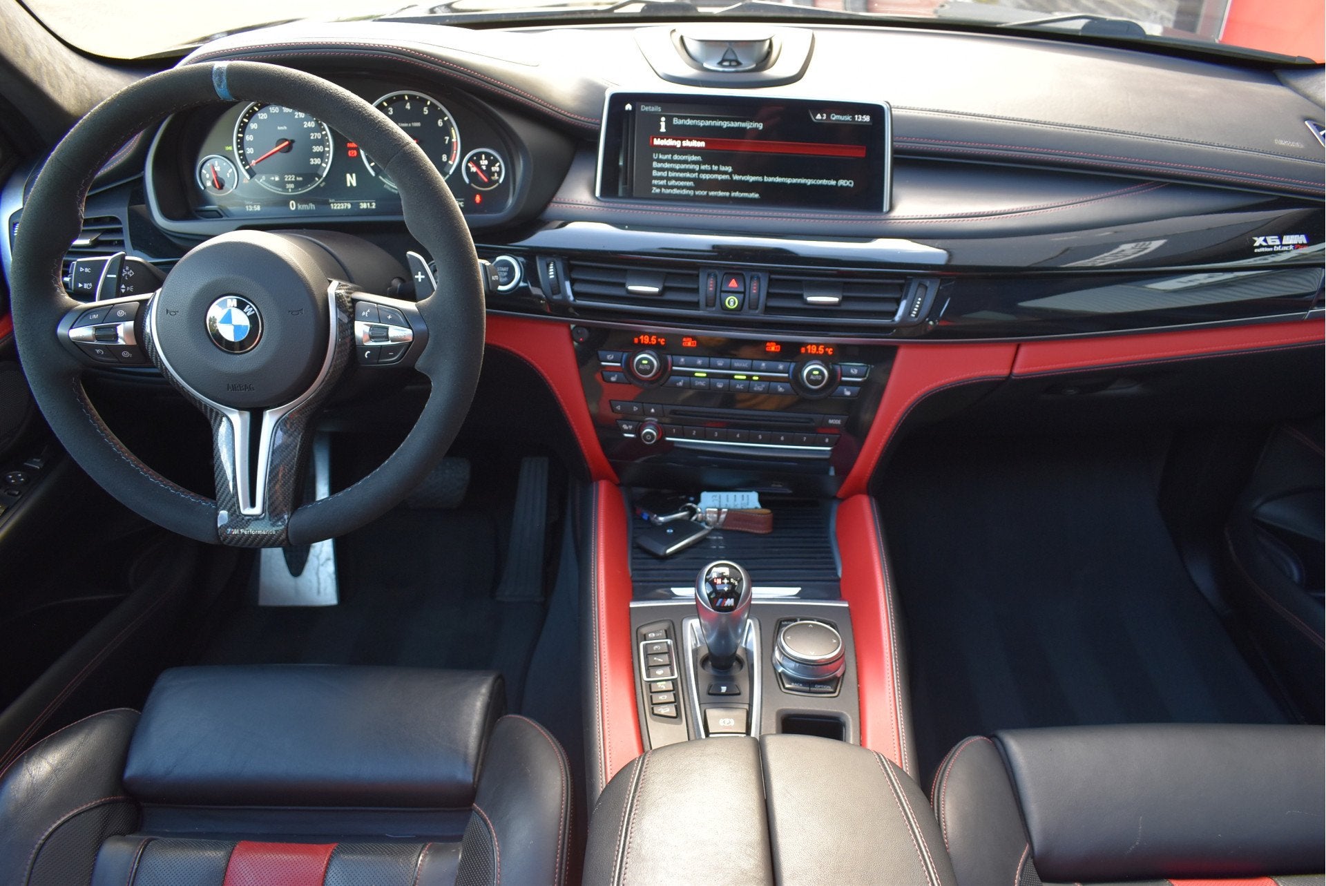 BMW X6 M Black Fire Edition 576PK slechts 4 in NL! Origineel, Auto's, Automaat, 2950 kg, 2240 kg, Gebruikt
