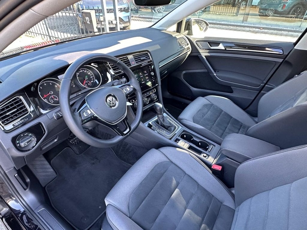 Volkswagen Golf 1.5 TSI Highline Aut. I Pano I Navi I Stoelv, Auto's, Zwart, 4 cilinders, 150 pk, Zwart