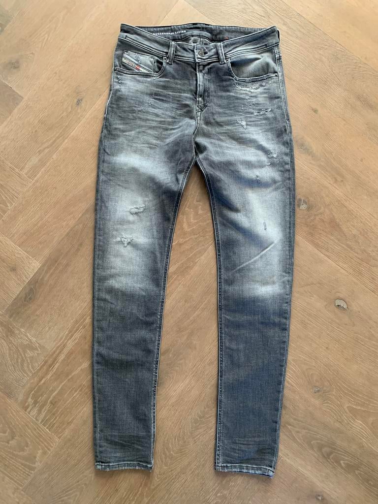 Grijze Diesel jeans 32/34, Kleding | Heren, Spijkerbroeken en Jeans, Ophalen of Verzenden, Zo goed als nieuw, Grijs, W32 (confectie 46) of kleiner