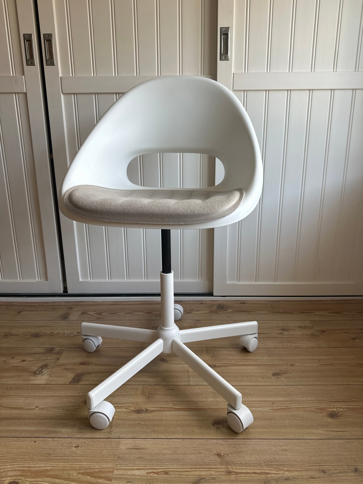 IKEA bureaustoel op wielen - Wit met beige zitting, Ophalen, Gebruikt, Wit, Bureaustoel