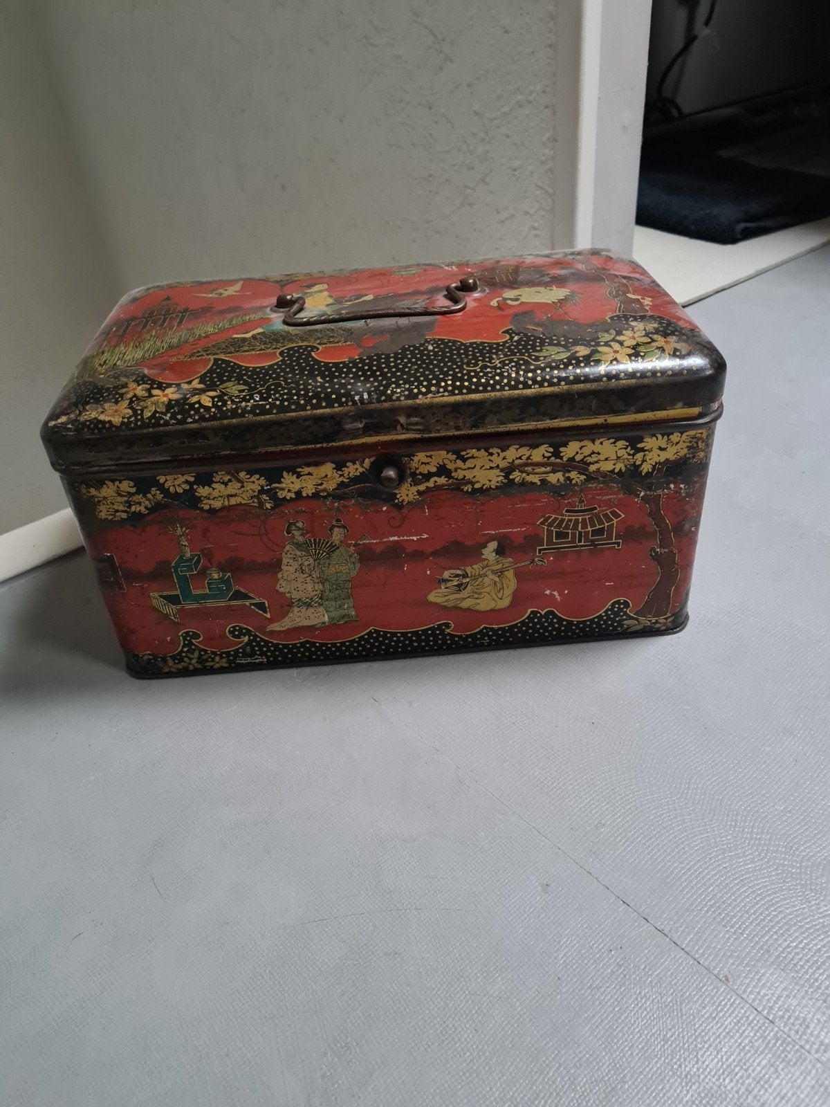 oud Chinese theeblik met handvat winkelblik?, Ophalen, Gebruikt, Thee