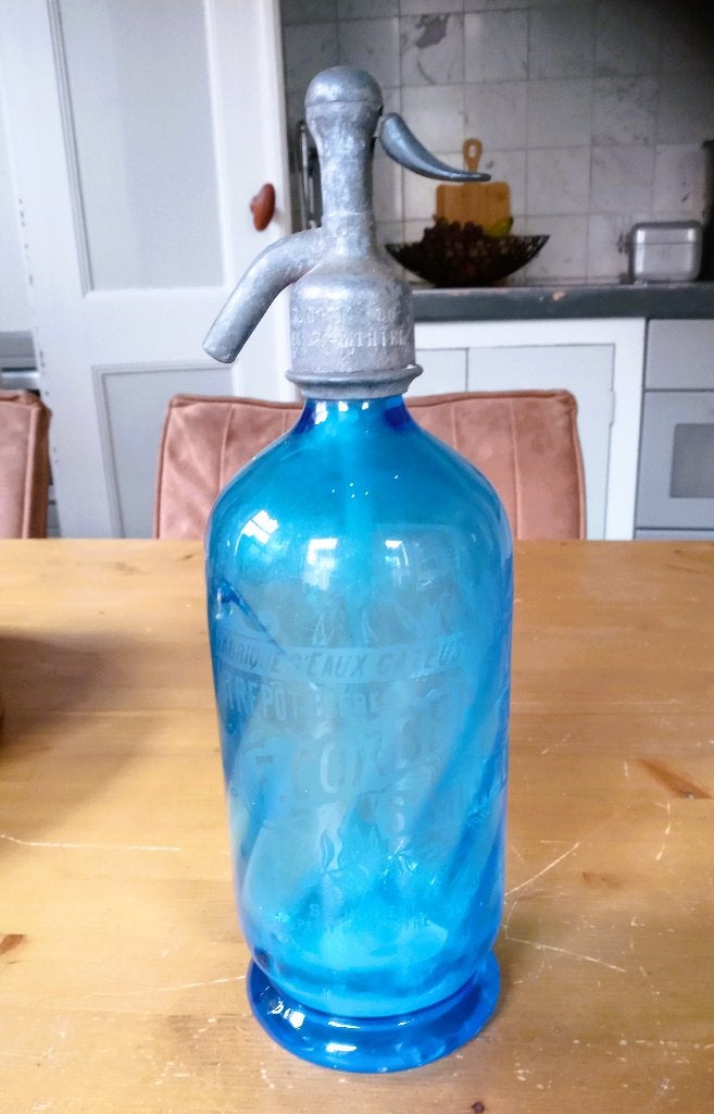 Blauwe glazen spuisfles met tekst, Ophalen of Verzenden, Gebruikt, Overige typen