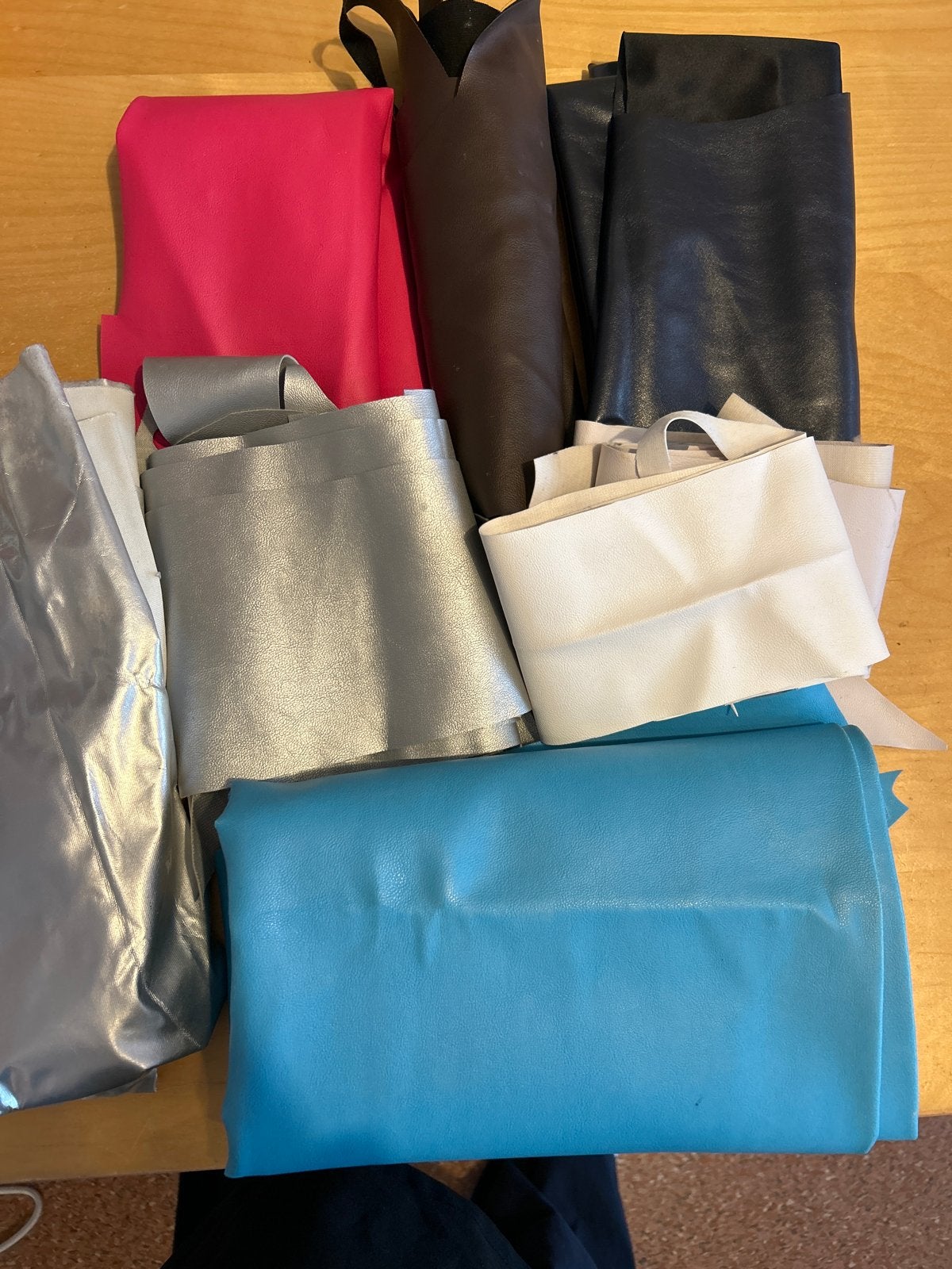 Lot Restlapjes Nepleer C - Diverse Kleuren, Hobby en Vrije tijd, Gebruikt, Meerkleurig, Leer of Kunstleer, Ophalen of Verzenden