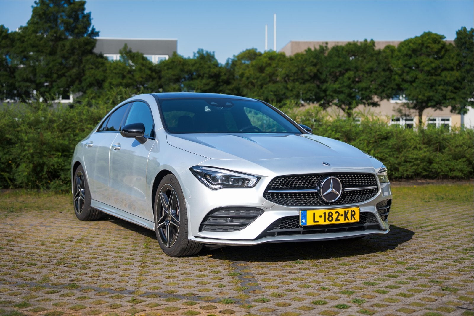 Mercedes-Benz CLA 200 163pk 7G-DCT 2021 Grijs, Auto's, Mercedes-Benz, CLA, Zwart, 4 cilinders, Alcantara