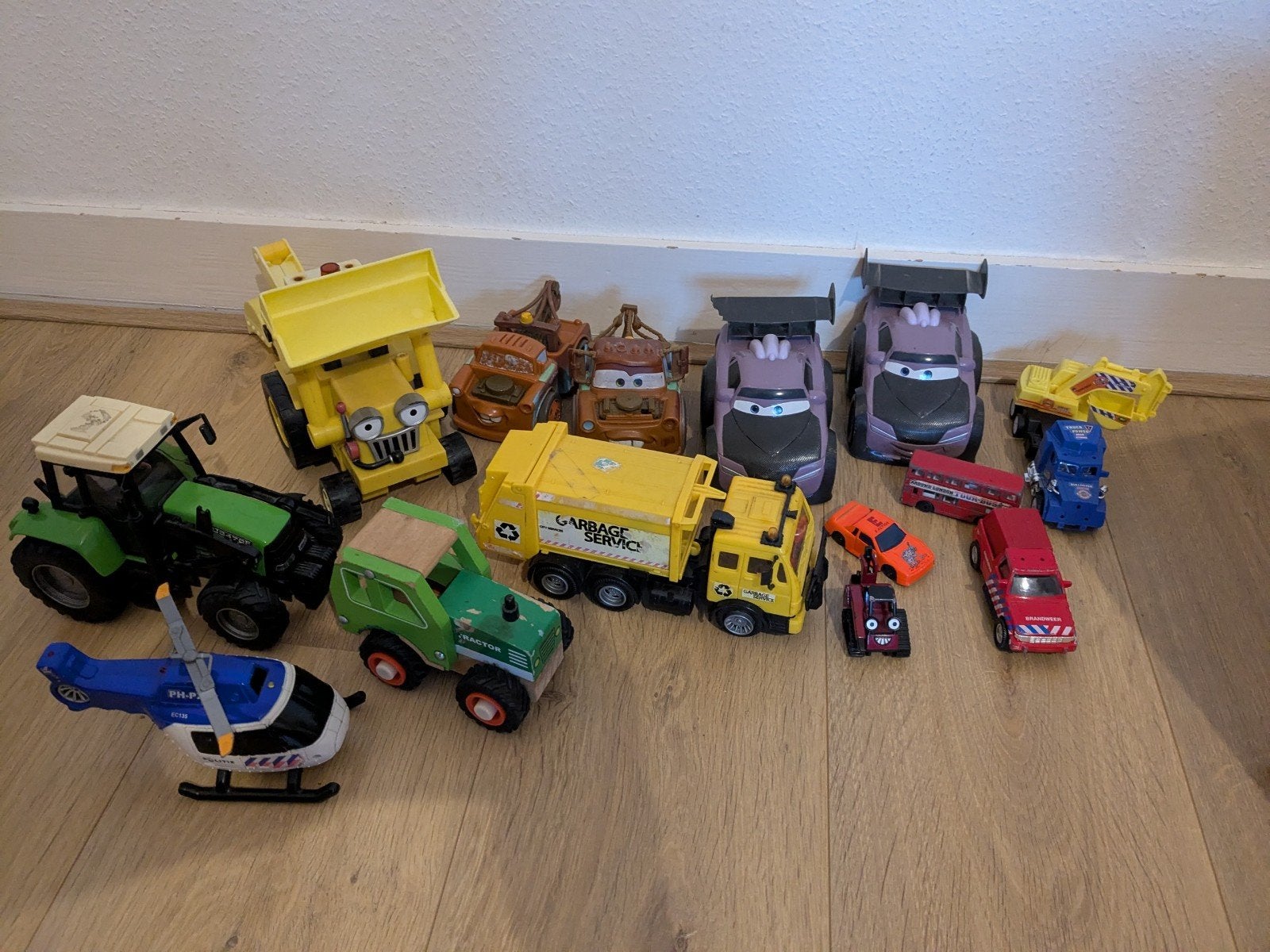Grote collectie speelgoedvoertuigen en Cars auto's, Ophalen, Gebruikt