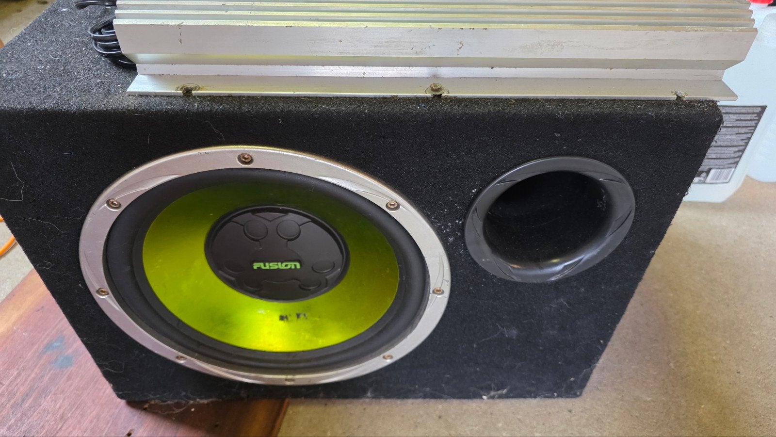 Fusion Subwoofer met Lanzar Vibe 431 Versterker 1200W, Ophalen of Verzenden, Gebruikt