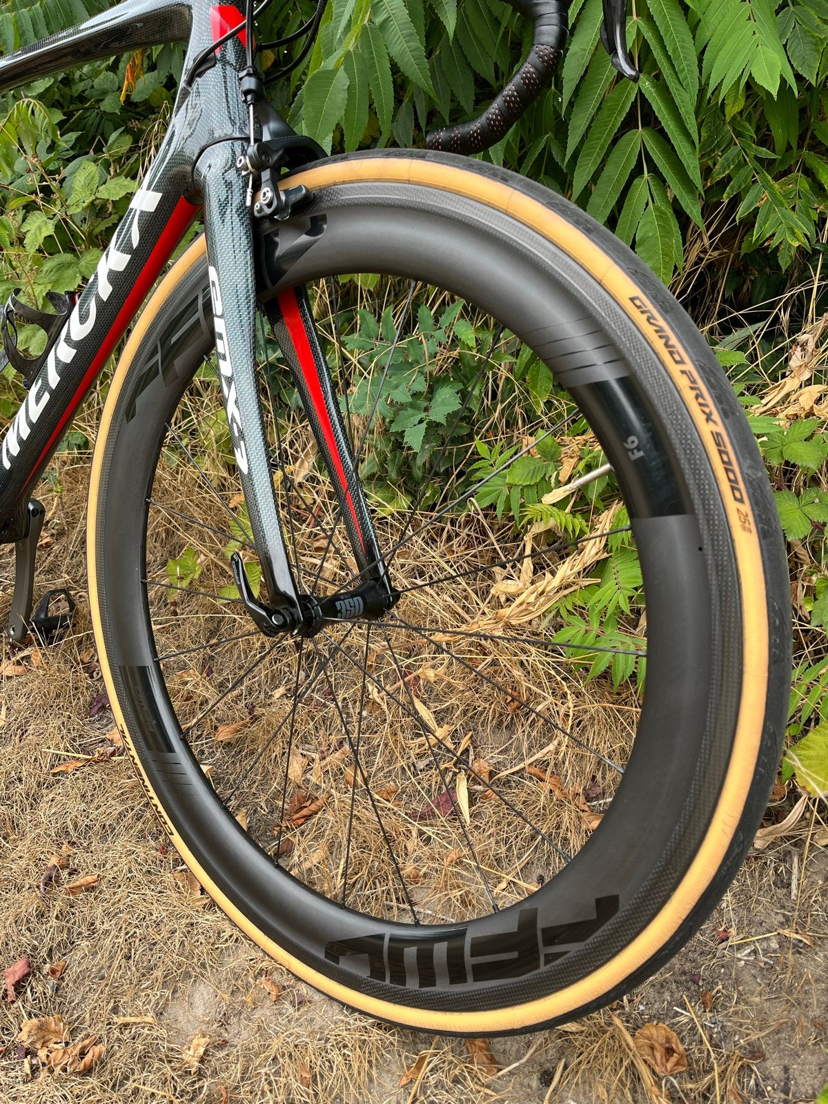 Foto 7 van Eddy Merckx EMX-7 racefiets - Carbon, Ultegra, FFWD wielen