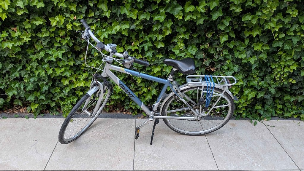Giant Hybride Fiets 28 inch – Rijdt, schakelt en remt goed, Fietsen en Brommers, Fietsen | Heren | Herenfietsen, Ophalen, Velgrem