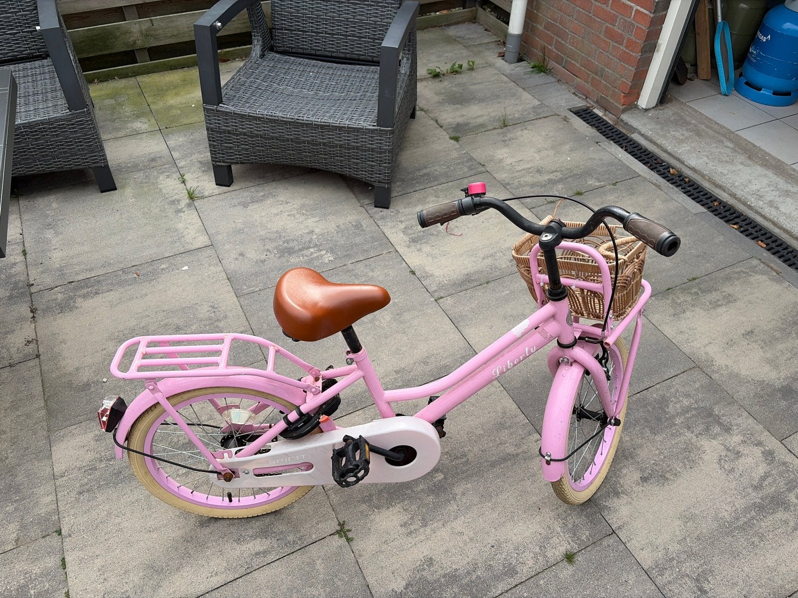 Roze kinderfiets met mandje - met lichte gebruikerssporen, Ophalen, Gebruikt, Terugtraprem, 16 tot 20 inch