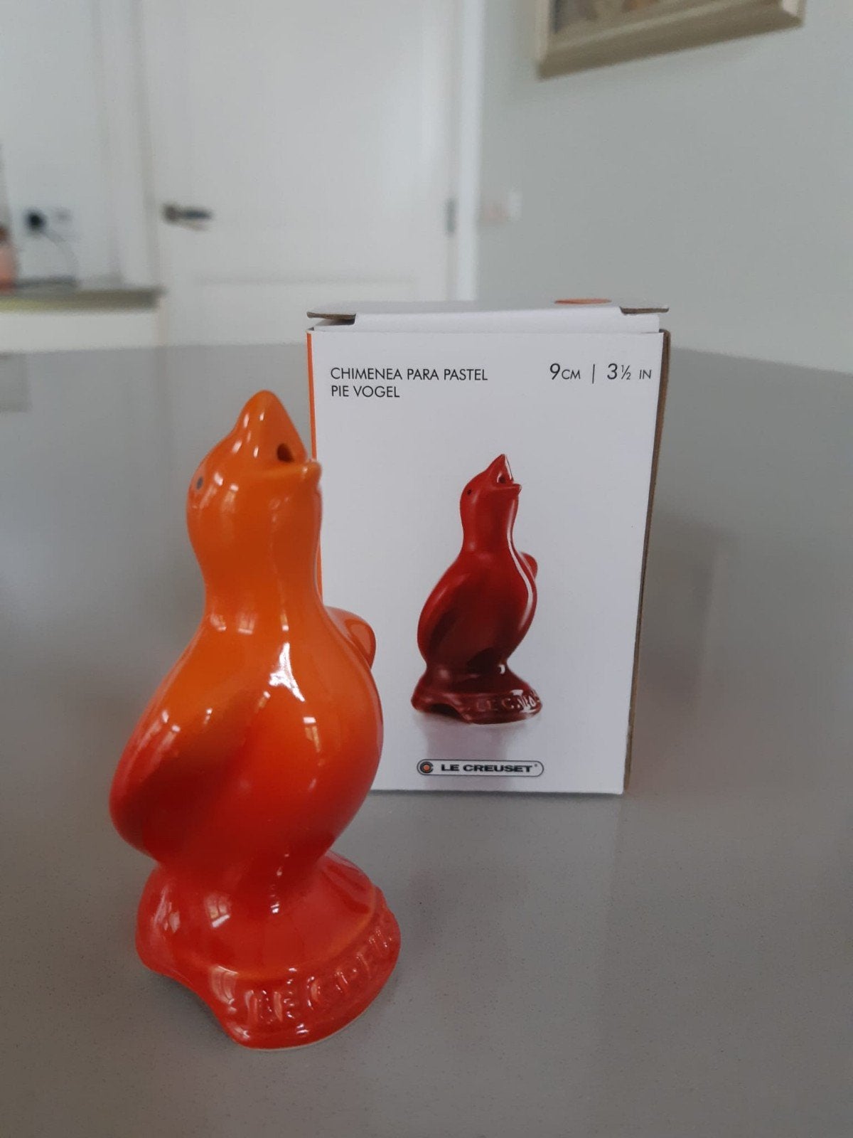 Le Creuset Pie Bird oranje Nieuw in de doos, Ophalen of Verzenden, Nieuw, Keramiek, Overige stijlen