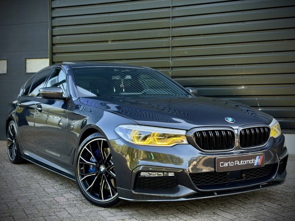 BMW 5 Serie 540i xDrive M-PERFORMANCE DAK|HUD|360|4WLSTURING, Gebruikt, 2000 kg, Adaptive Cruise Control, Bedrijf