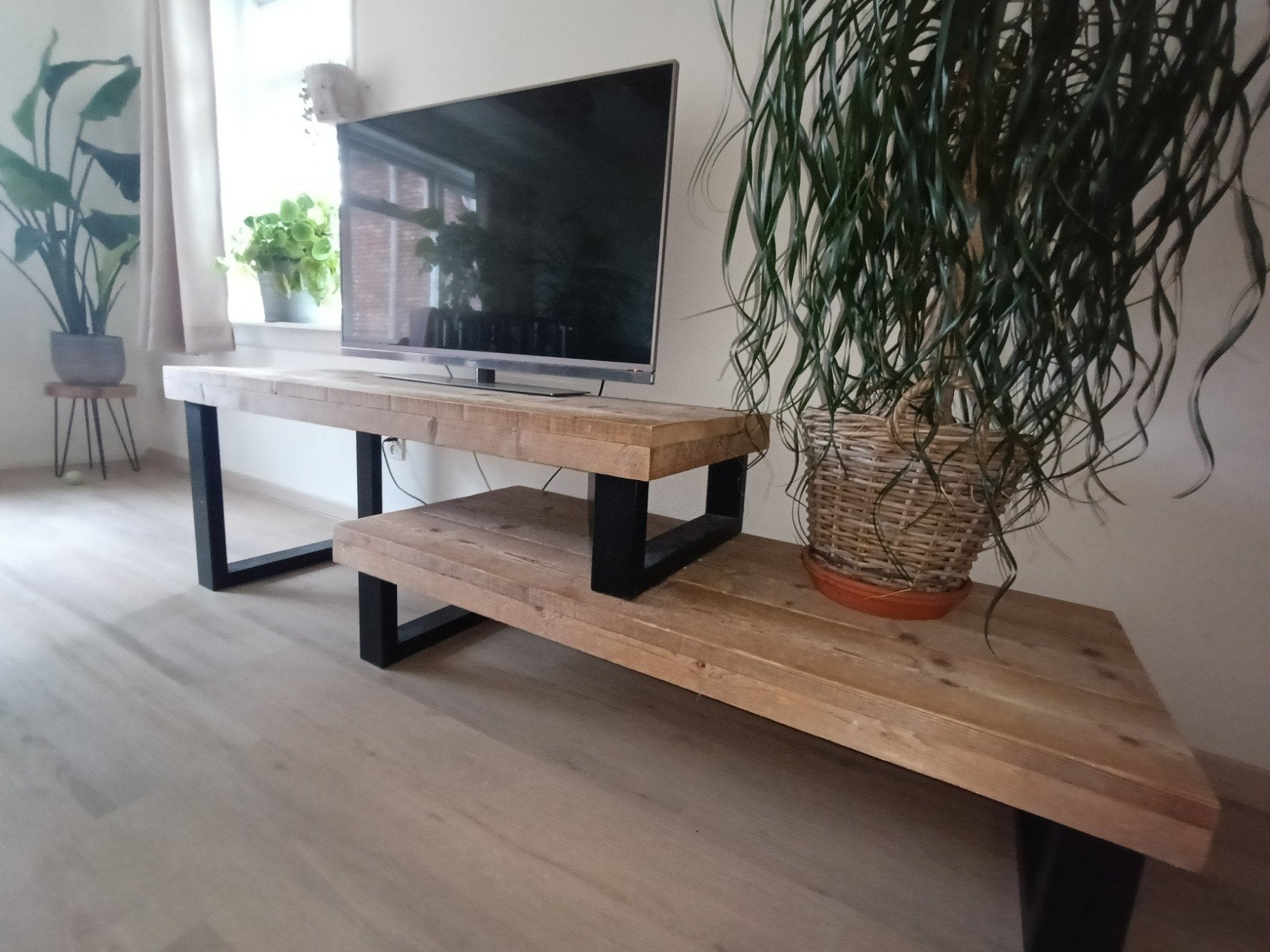Steigerhouten TV-meubel/dressoir, 140x58,5x58,5 cm, Ophalen, Gebruikt, 100 tot 150 cm, Overige houtsoorten