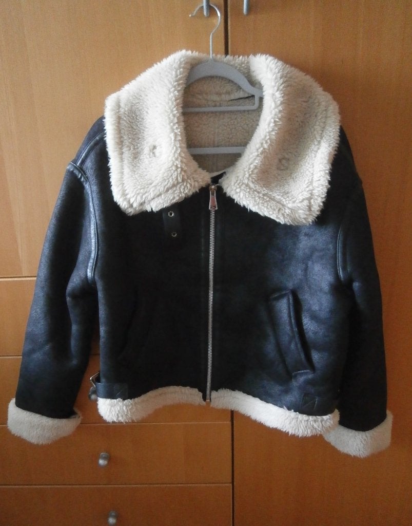 Mooi nepleren jasje mt S valt als M zwart met beige borg., Kleding | Dames, Jassen | Winter, Maat 38/40 (M), Zwart, Ophalen of Verzenden