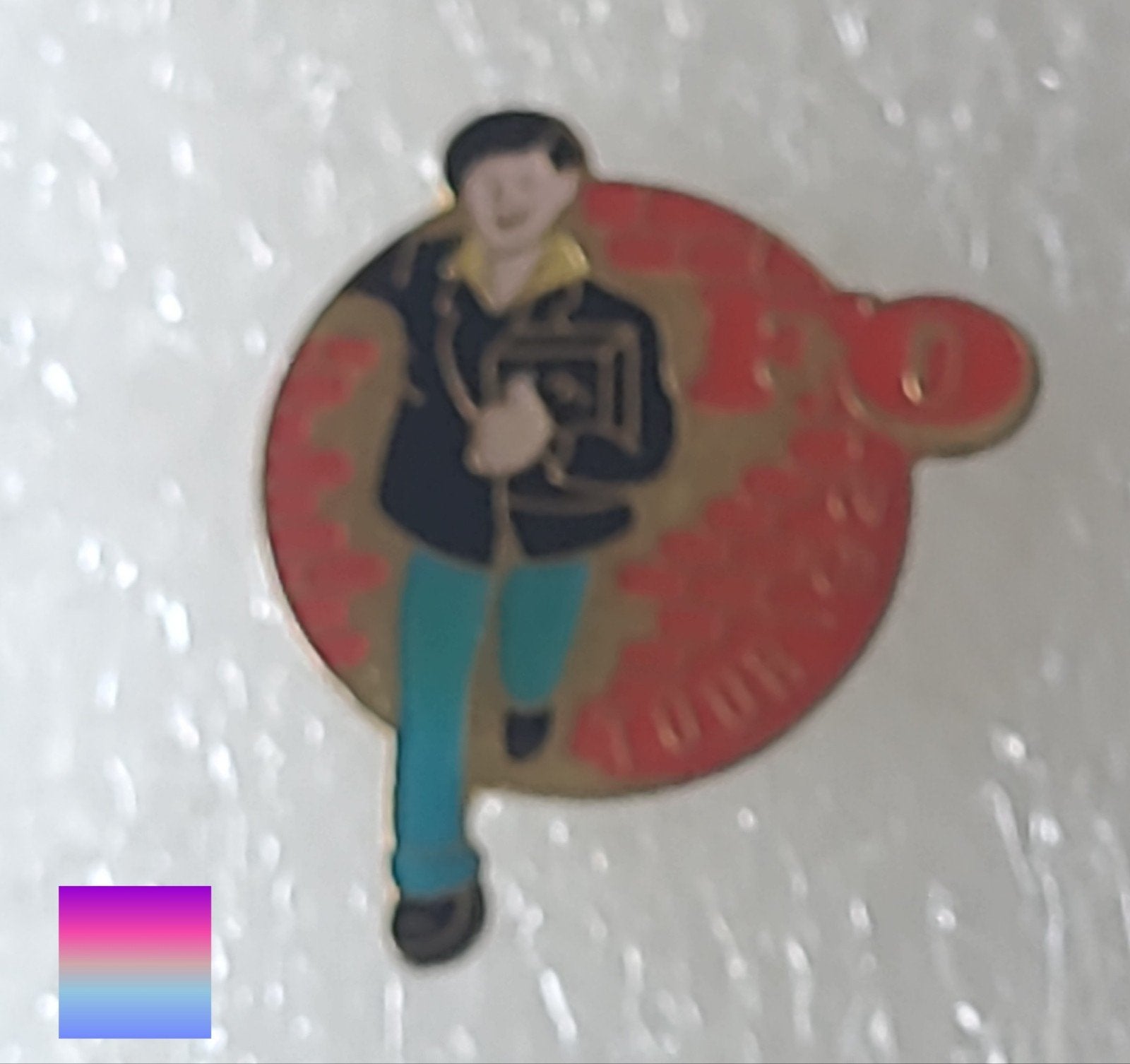 Vintage Pin met Figuur: Man met Boek, Verzamelen, Ophalen of Verzenden
