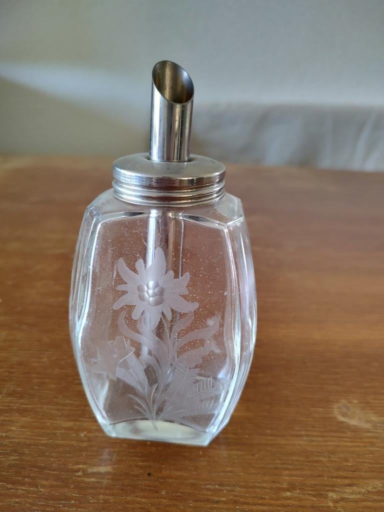 Antieke glazen suikerstrooier met bloemgravure, Antiek en Kunst, Ophalen of Verzenden