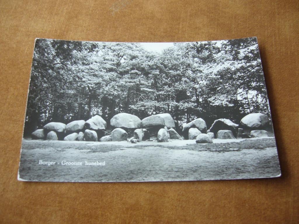 BORGER  =  GROOTSTE HUNEBED, Verzamelen, Ansichtkaarten | Nederland, Ophalen of Verzenden, 1940 tot 1960, Ongelopen, Limburg