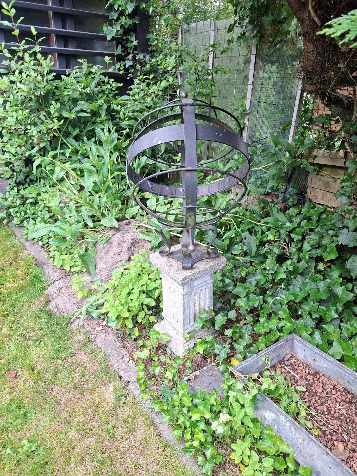 Zonnewijzer op sokkel, Ophalen, Gebruikt