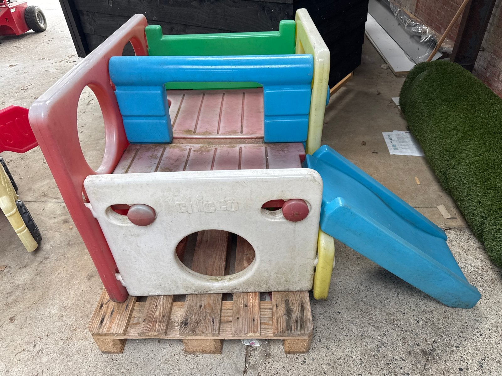 Chicco Speelhuisje met Glijbaan - Gebruikt, Ophalen, Gebruikt, Glijbaan