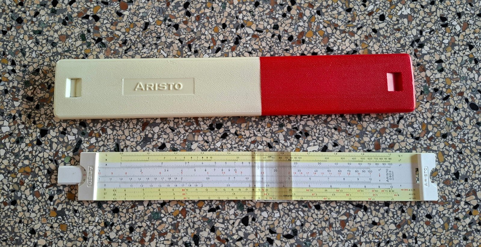 Aristo Scholar 0903 Rekenliniaal met etui (vintage), Antiek en Kunst, Verzenden