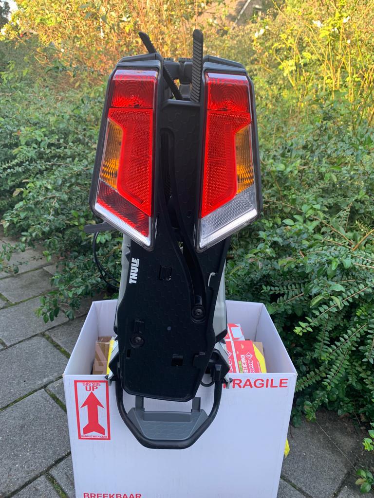Thule Easyfold XT2 933 fietsendrager voor twee fietsen, Auto diversen, Fietsendragers, Zo goed als nieuw, Trekhaakdrager, 2 fietsen
