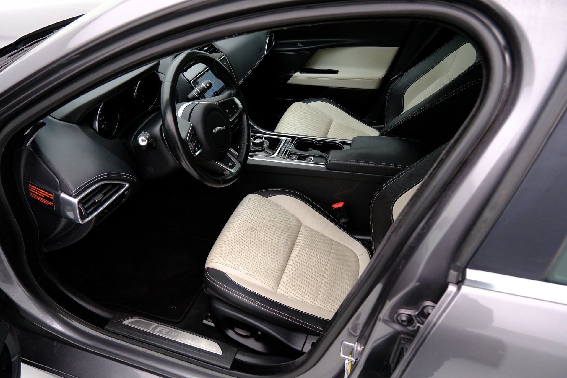 Jaguar XE 2.0 D 163pk Portfolio Aut. Leder|1e Eig|Xenon|Clim, Auto's, Automaat, Achterwielaandrijving, Euro 6, 4 cilinders