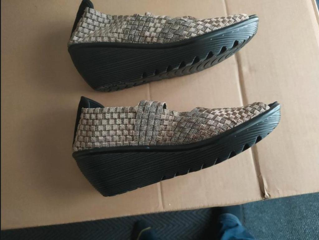Skechers dames, Ophalen of Verzenden, Zo goed als nieuw, Zwart, Sneakers of Gympen