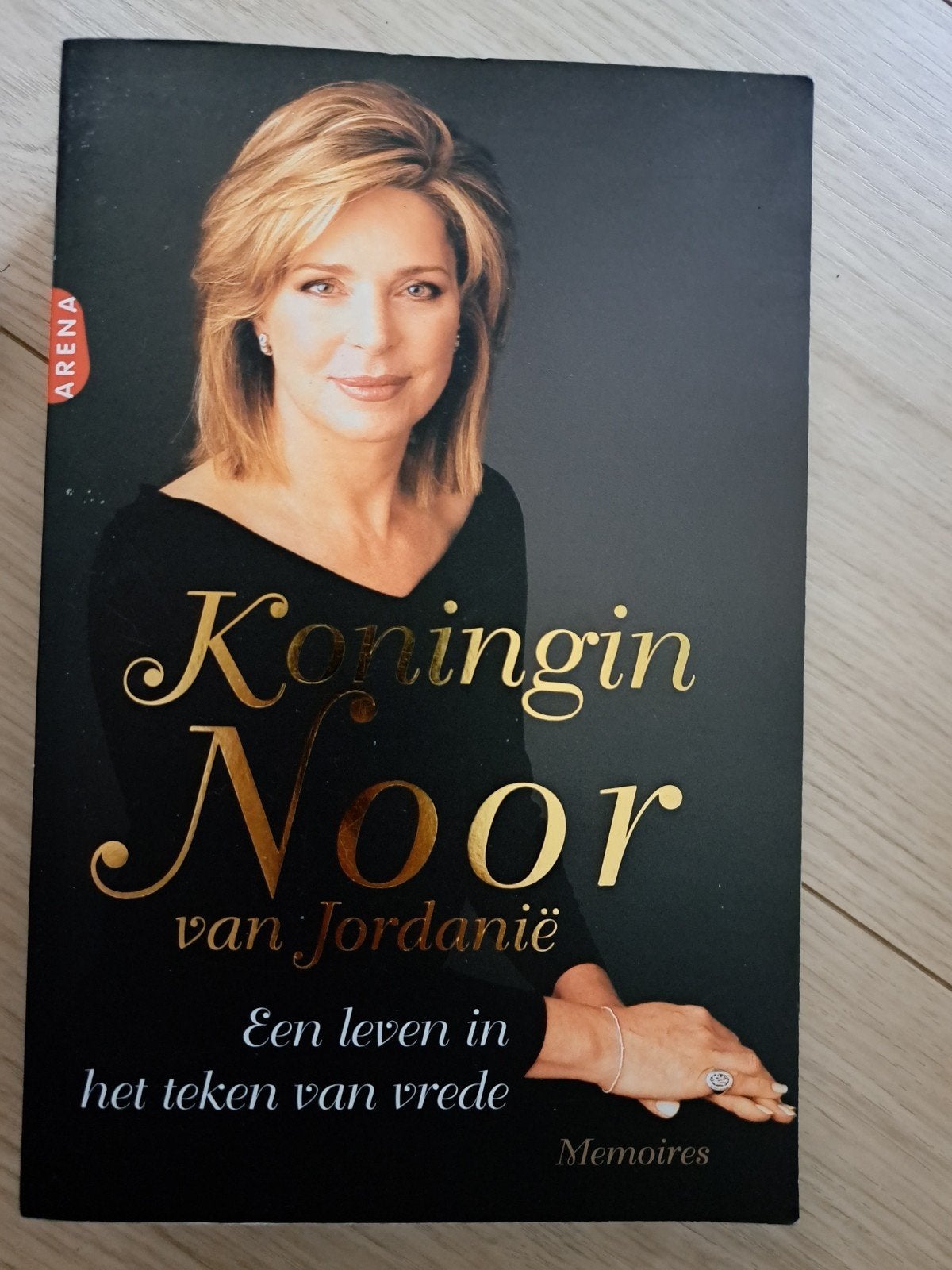Koningin Noor van Jordanië: Een leven in het teken van vrede, Boeken, Ophalen of Verzenden, Zo goed als nieuw, Koningin Noor, Politiek