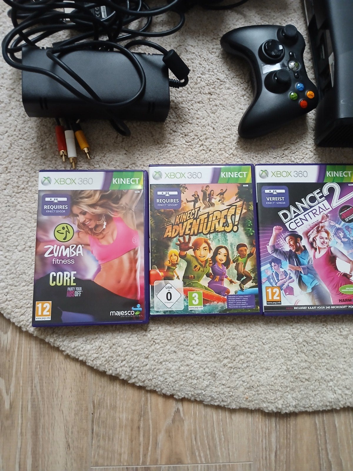 Xbox 360 met Kinect en 5 spellen - Compleet pakket, Spelcomputers en Games, Ophalen, Gebruikt, Eén computer, Sport