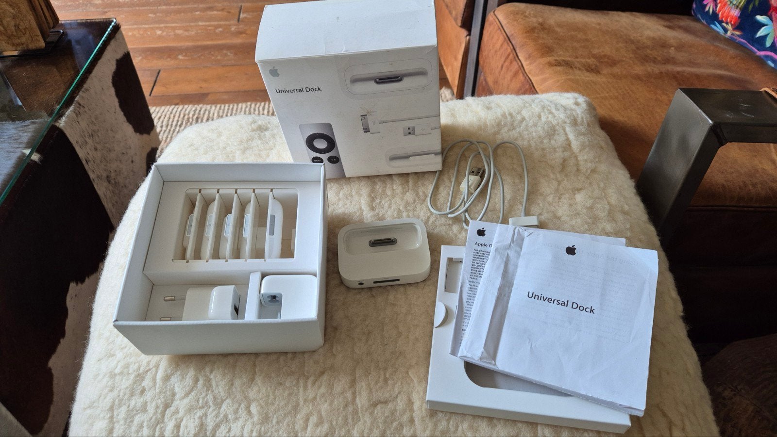 Apple Universal Dock A1153 voor iPod/iPhone – in doos, Ophalen of Verzenden, Gebruikt