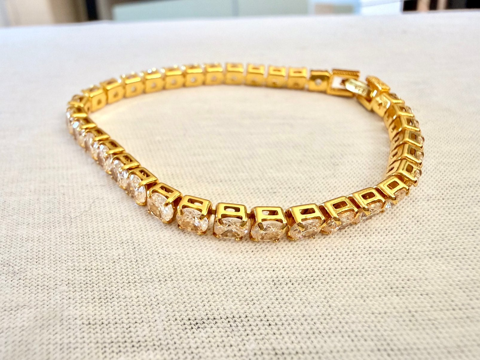 Gold-Tone Stainless Steel Tennis Bracelet - 17 cm, Ophalen of Verzenden, Nieuw, Goud, Staal