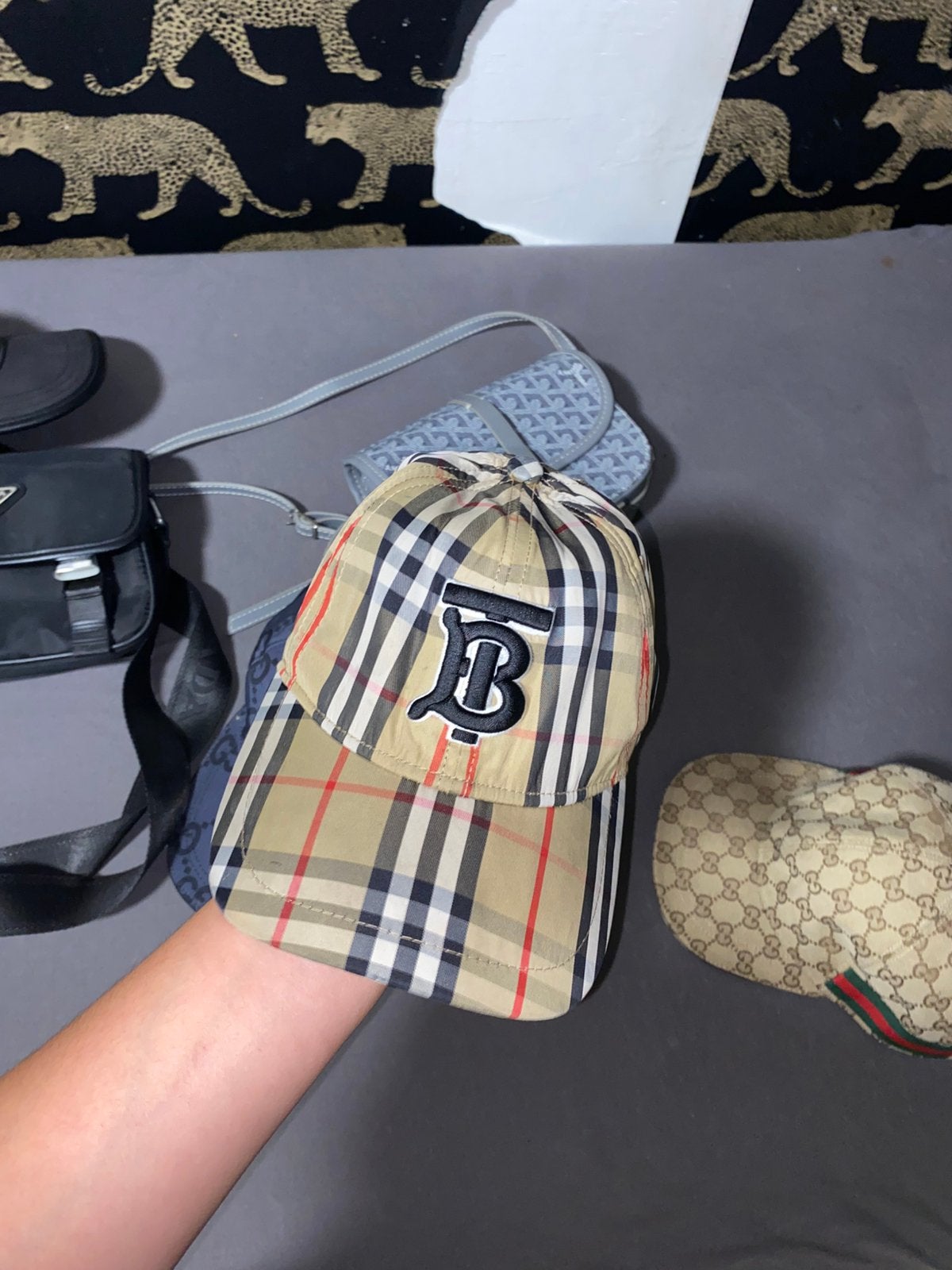 Burberry pet, Ophalen of Verzenden, Zo goed als nieuw