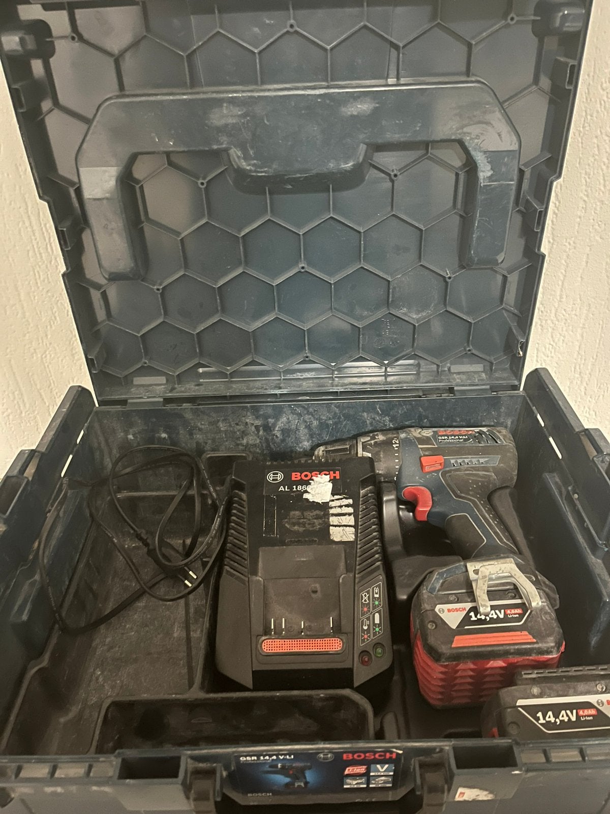 Bosch schroef/boormachine - GSR14,4V + 2 x accu en oplader, Ophalen of Verzenden, Gebruikt, Minder dan 400 watt, Boormachine