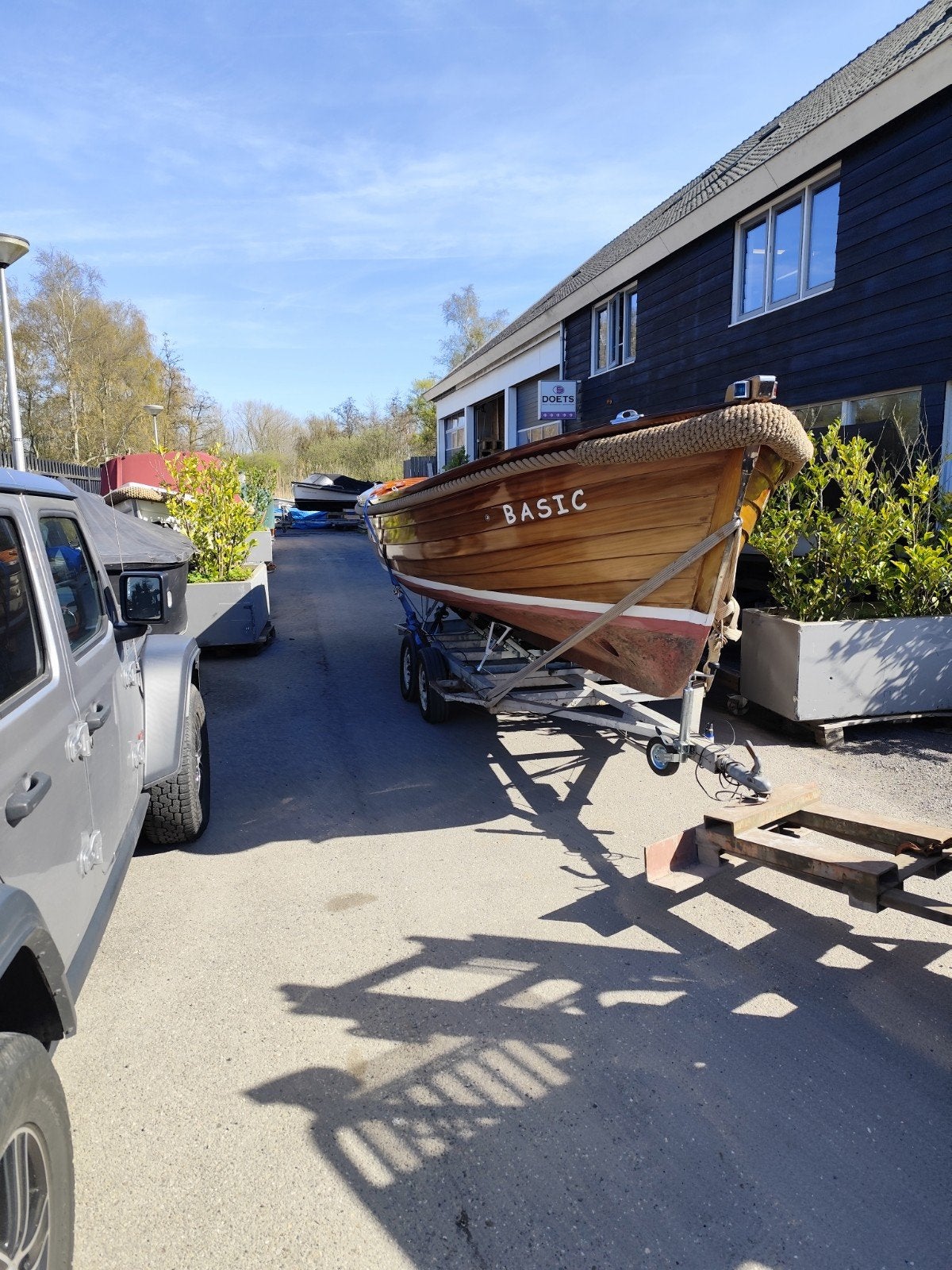 Dubbelasser stallings boottrailer met nieuwe onderdelen, Ophalen, Motorboot
