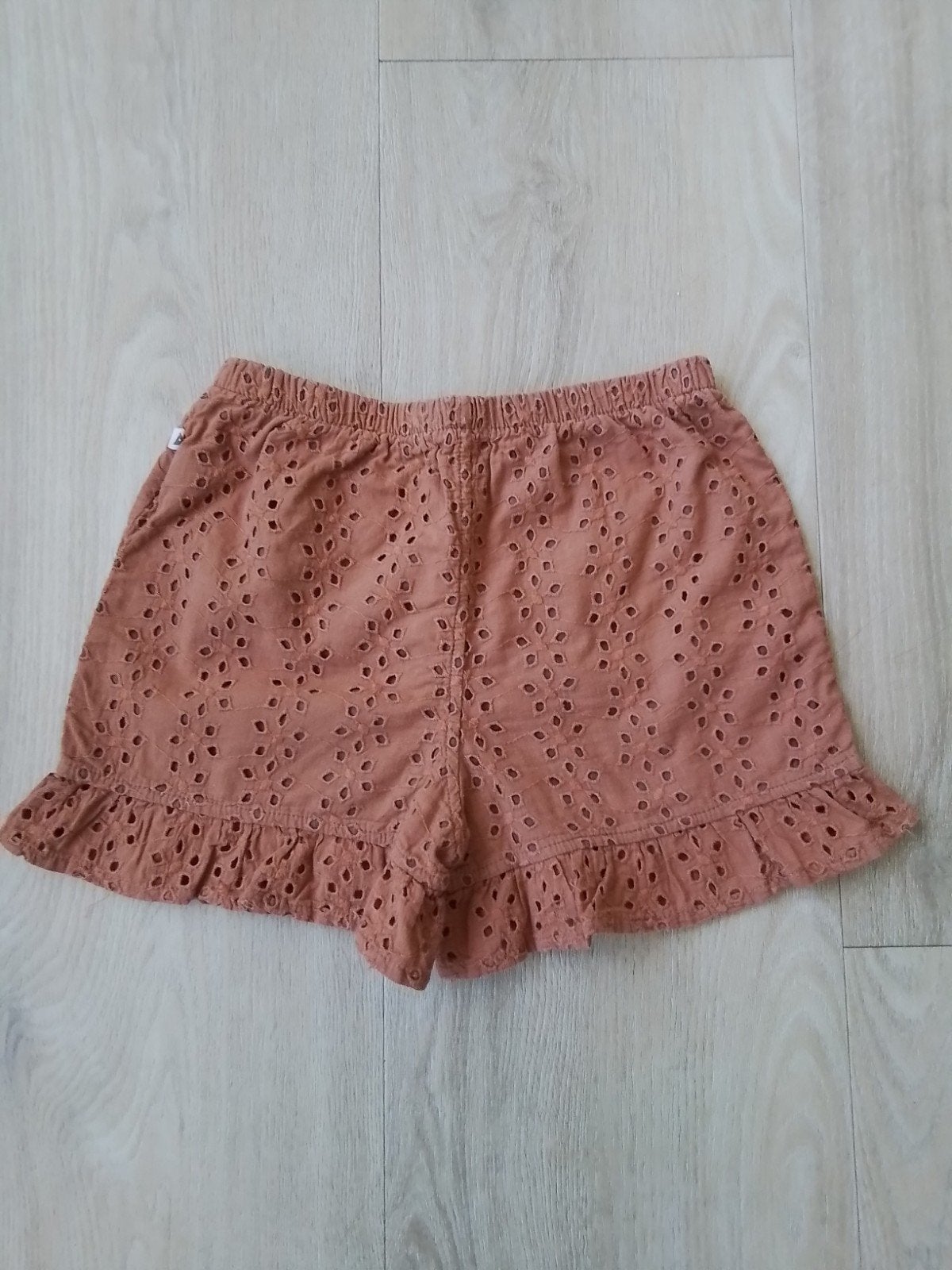 leuk kort broekje ammehoela, Broek, Meisje, Ophalen of Verzenden, Zo goed als nieuw