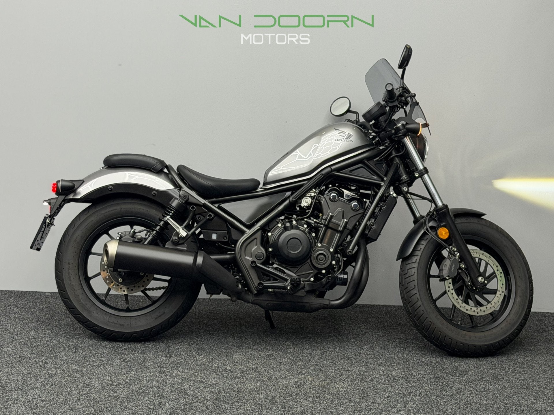 Honda CMX 500 Rebel | 35KW! | 2024 | Zilver | Garantie | 5DK, Motoren, Motoren | Honda, Info@vandoornmotors.nl, Chopper, Kraaivenstraat 23-5
5048AB  TILBURG, NL