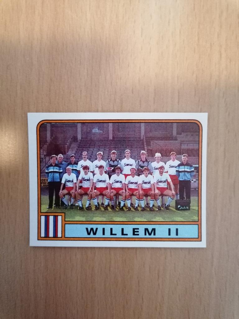 Panini Voetbal 84 #295 Willem II team., Hobby en Vrije tijd, Stickers en Plaatjes, Ophalen of Verzenden, Zo goed als nieuw, Plaatje